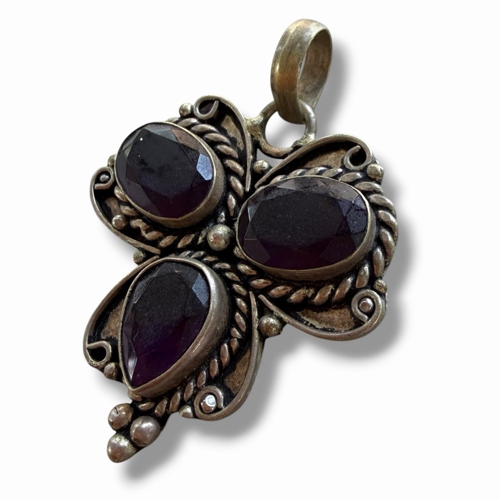 Vintage Style Purple Faceted Glass Stone Floral Clover Pendant Silver Tone 2 in.